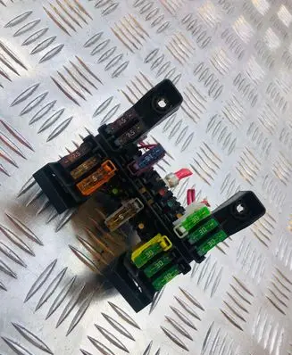 Mercedes-Benz E W211 Fuse box set A2115450301