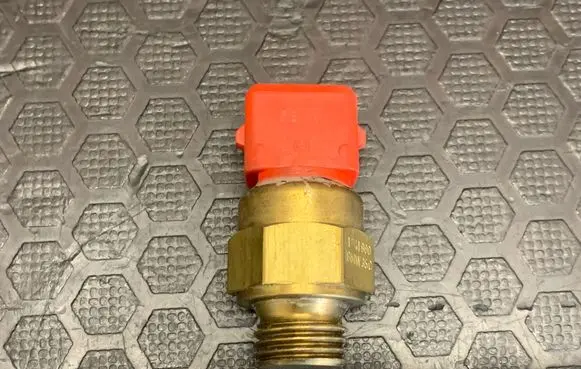 BMW 5 E39 Coolant temperature sensor 1741900 BMW35C