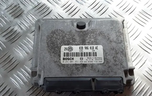 Volkswagen Golf IV Engine control unit/module 038906018AE 0281001851 28SA3734