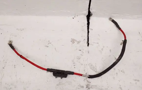 Mercedes-Benz C W205 Positive cable (battery) A2055406212