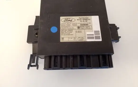 Ford Focus Comfort/convenience module 98AG15K600EC