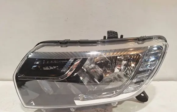 Renault Sandero II Headlight/headlamp 260605665R