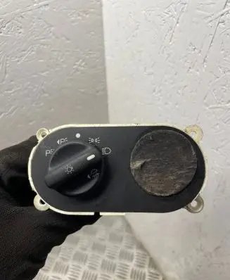 Ford Mondeo MK I Light switch 95BB13K196AA 940818