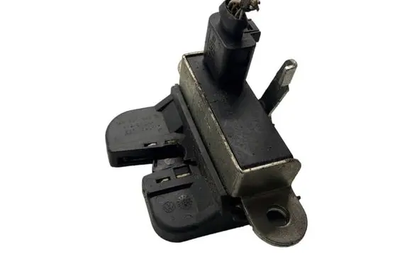 Volkswagen Golf IV Tailgate/trunk/boot lock/catch/latch 1K6827505B