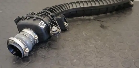 Air intake hose/pipe