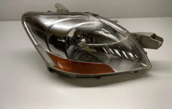 Toyota Yaris Headlight/headlamp 8113052750
