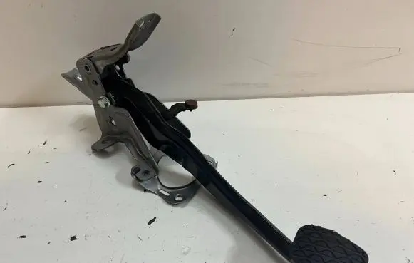 Mazda 2 Brake pedal