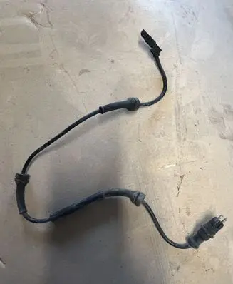 Renault Vel Satis ABS brake wheel speed sensor 10071150941 1007115094