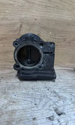 Volvo V50 Throttle valve 30711551