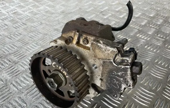 Ford Focus C-MAX Fuel injection high pressure pump