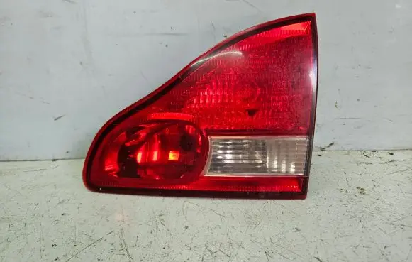 Toyota Avensis Verso Tailgate rear/tail lights 4441 7654