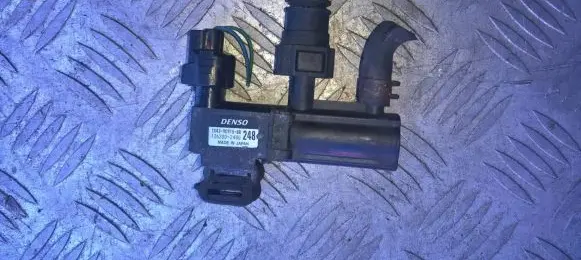 Jaguar X-Type Turbo solenoid valve 1X439C915BB 1X43-9C915-BB