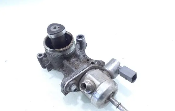 BMW 1 F20 F21 Fuel injection high pressure pump 3002631575 7607159 13517607159