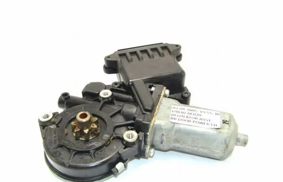 Toyota Corolla Verso AR10 Rear door window regulator motor 698400F020