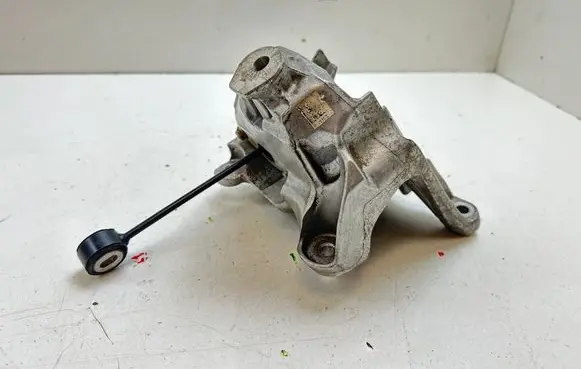 Engine mount bracket