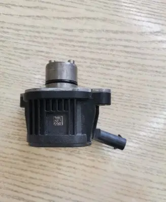 Volkswagen Touran III other engine part 04E906048C