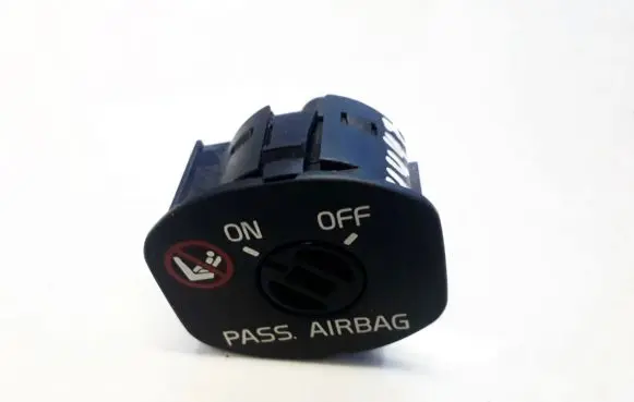 Passenger airbag on/off switch
