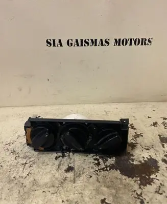 Volkswagen PASSAT B4 Climate control unit 357820045