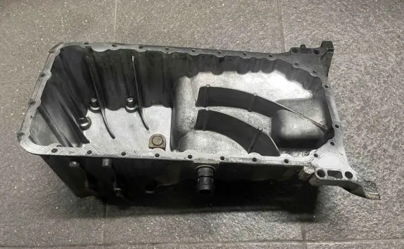 Mercedes-Benz Vito Viano W639 Oil sump R6460142402