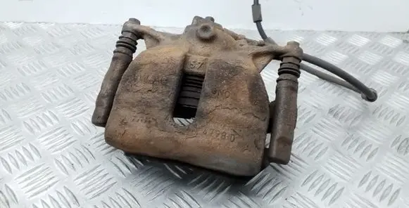 Volkswagen PASSAT B8 Front brake caliper 6798D