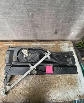 Mercedes-Benz Vito Viano W638 Front door manual window regulator 
