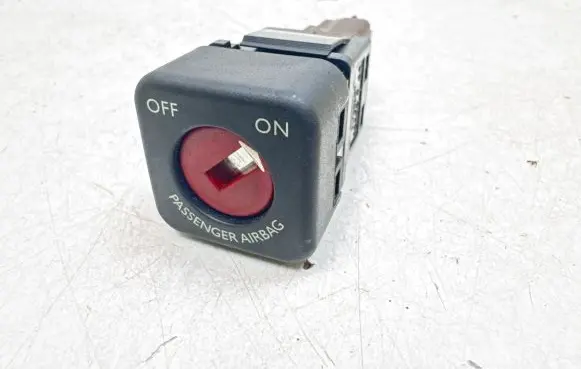 Citroen C3 Passenger airbag on/off switch 95835T02