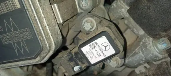 Mercedes-Benz A W169 Air pressure sensor A0041538428 MB12233209