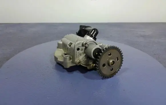 Volkswagen Tiguan Oil pump 04E115109S
