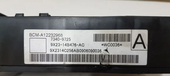 Jaguar XF X250 Fuse module 73409725 9X2314B476AC 7140505230