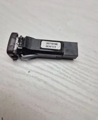 Volvo V70 Hazard light switch 30710106 06W111