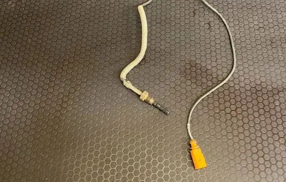 Audi A4 S4 B7 8E 8H Exhaust gas temperature sensor 964857 6Y0973802C SB1966701