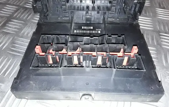 Volkswagen Golf V Comfort/convenience module 3C0937049AH 28107525