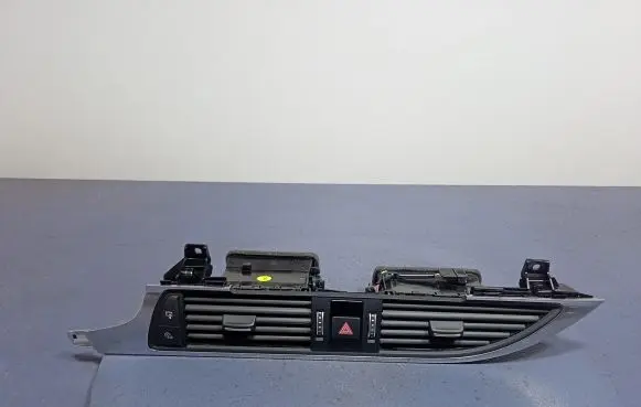 Audi A6 S6 C7 4G Dashboard side air vent grill/cover trim 4G1820951