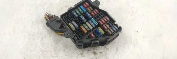 Audi A4 S4 B5 8D Fuse module 1636513