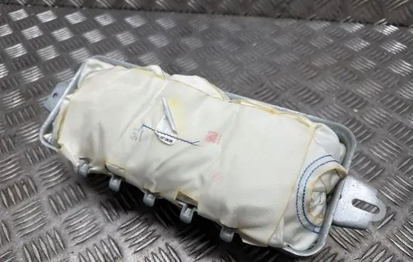 Passenger airbag
