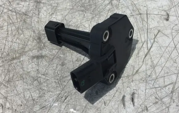 Volkswagen Transporter - Caravelle T5 Oil level sensor 03C907660M 6PR00962905