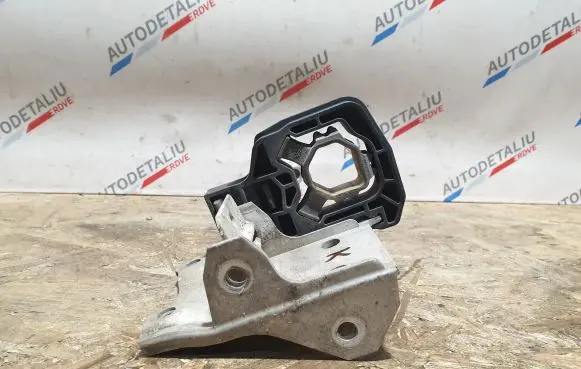 BMW 5 F10 F11 Radiator mount bracket 7186513 7207151 7211161