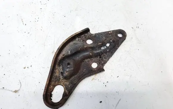 Nissan Quest Engine mounting bracket