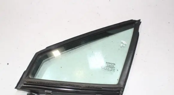 Toyota C-HR I Front door vent window glass four-door 68216F4011