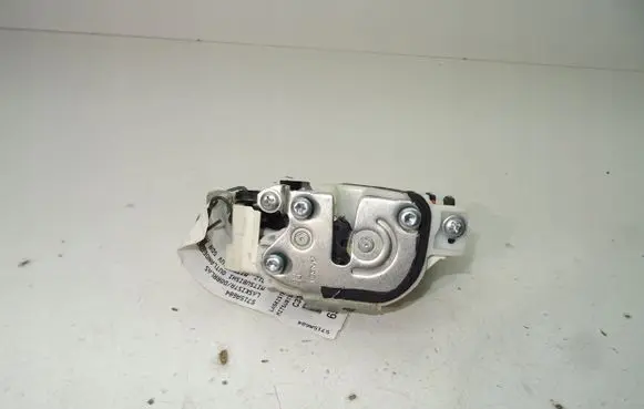 Mitsubishi Outlander Front door lock 5715A684
