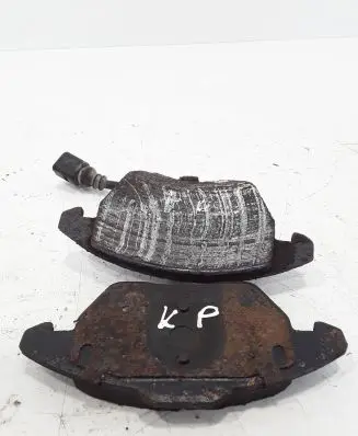 Volkswagen PASSAT B6 Brake pads (front) 