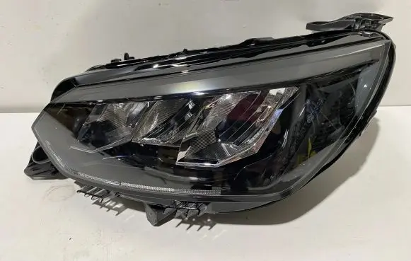 Peugeot 208 Headlight/headlamp