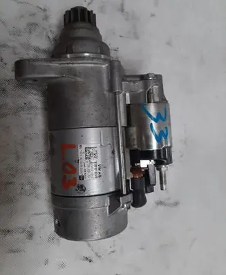 Volkswagen Golf VII Starter motor 02M911024B