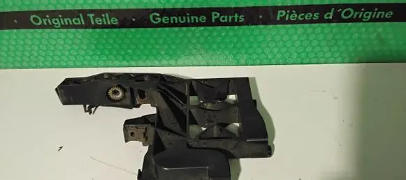 Audi A7 S7 4G Headlight/headlamp mounting bracket 4G8805607