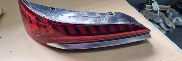 Audi Q7 4M Tailgate rear/tail lights 4M0945093G 901805981