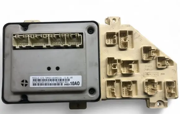 Chrysler 300M Fuse module P04602410AO