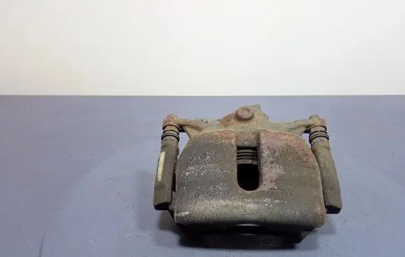 Volkswagen PASSAT B7 USA Front brake caliper