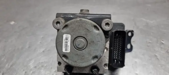 KIA Sportage ABS Pump 589203U420