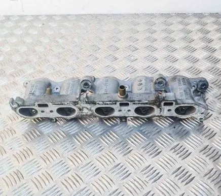 Ford Focus Intake manifold 30650184