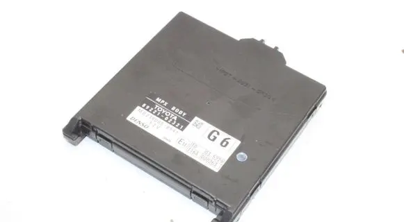 Toyota Auris E180 Central body control module 8922102321